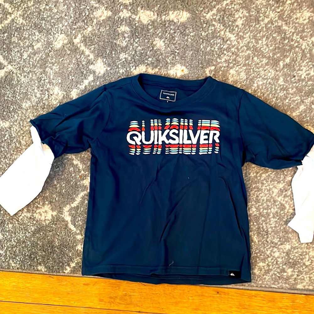 Boys quicksilver one sleeve shirt size 6